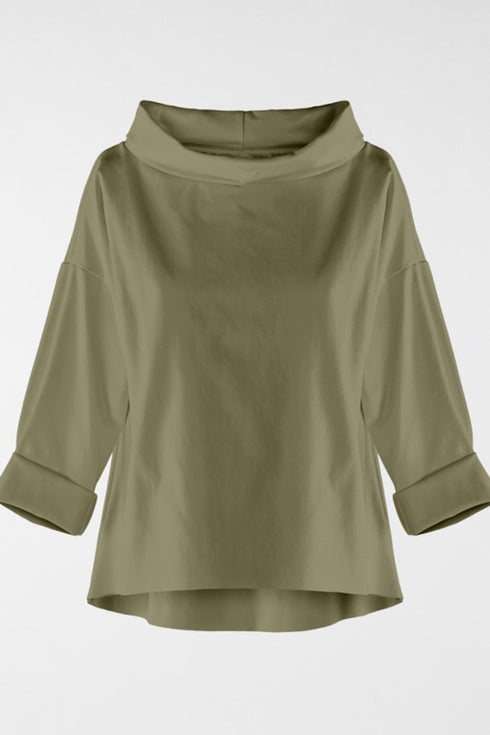 Top elegante con ampio dolcevita Inga